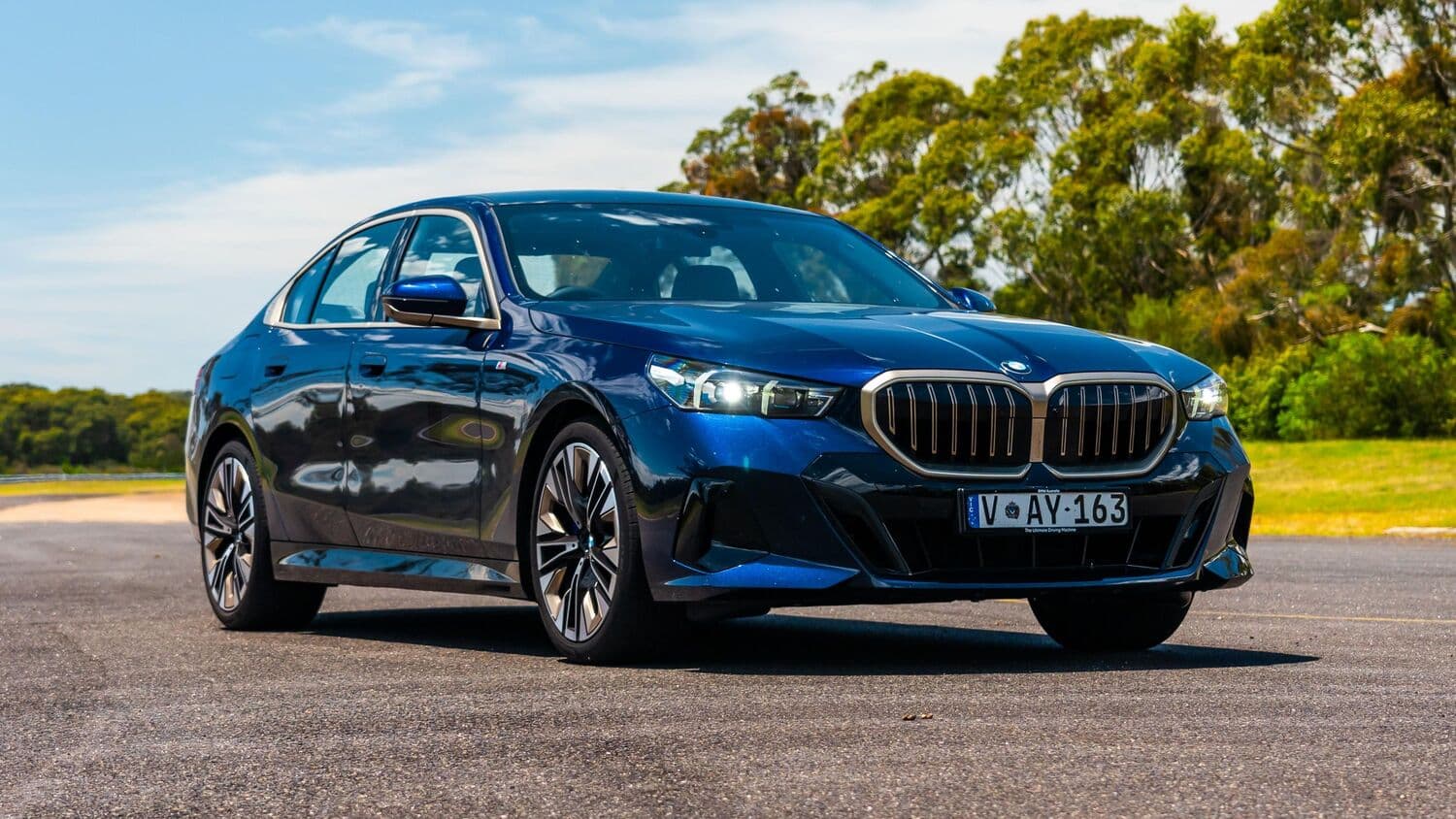 Imagem do post BMW 520i 2024: sinônimo de elegância e desempenho!
